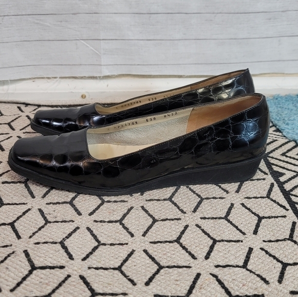 SALVATORE FERRAGAMO BLACK LEATHER WEDGE LOAFER, SZ 8.5 - Picture 1 of 16